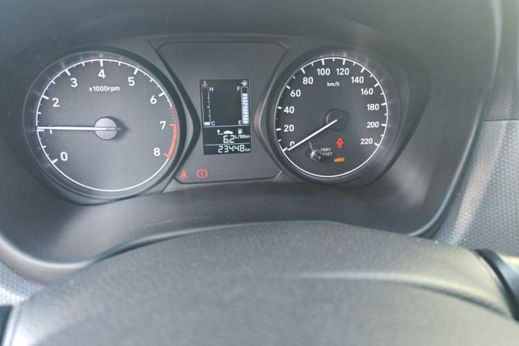 Used Hyundai Verna (older generation) 2020 1.4L Manual GL Refreshed Edition Odometer Close Up
