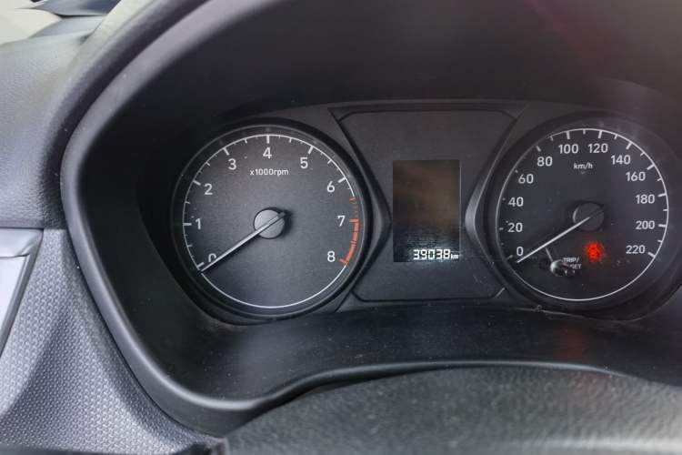 Used Hyundai Verna (older generation) 2020 1.4L Manual GL Refreshed Edition Odometer Close Up