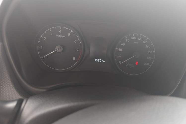 Used Hyundai Verna (older generation) 2020 1.4L Manual GL Refreshed Edition Odometer Close Up