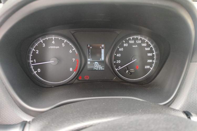 Used Hyundai Verna (older generation) 2020 1.4L Manual GL Refreshed Edition Odometer Close Up