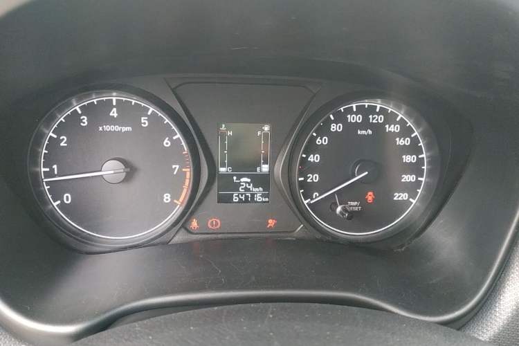 Used Hyundai Verna (older generation) 2020 1.4L Manual GL Refreshed Edition Odometer Close Up