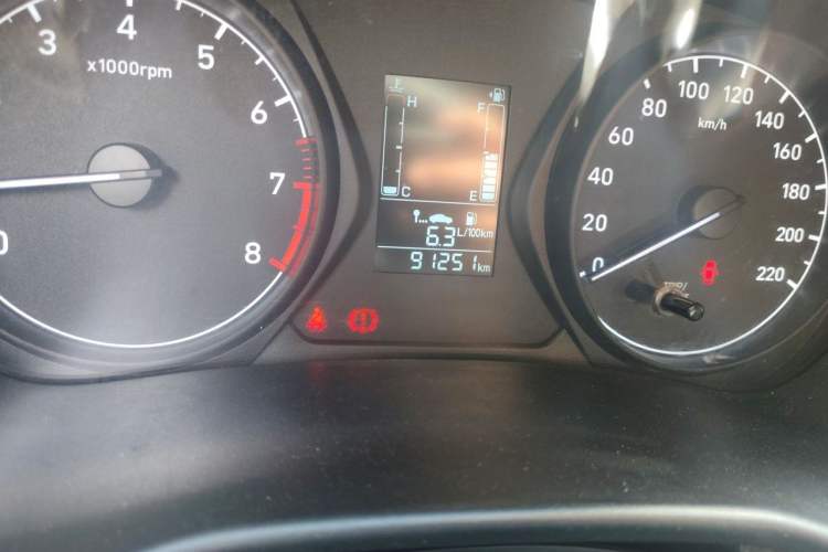 Used Hyundai Verna (older generation) 2020 1.4L Manual GL Refreshed Edition Odometer Close Up