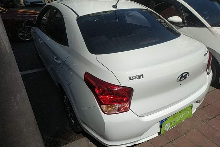 Used Hyundai Verna (older generation) 2020 1.4L Manual GL Refreshed Edition Rear Left 45 Deg