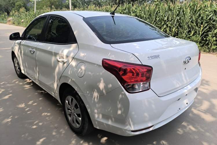 Used Hyundai Verna (older generation) 2020 1.4L Manual GL Refreshed Edition Rear Left 45 Deg