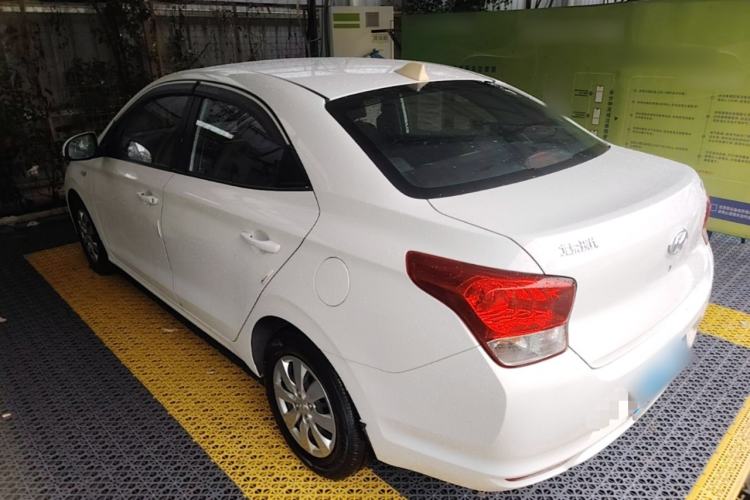 Used Hyundai Verna (older generation) 2020 1.4L Manual GL Refreshed Edition Rear Left 45 Deg