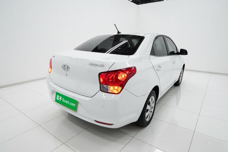 Used Hyundai Verna (older generation) 2020 1.4L Manual GL Refreshed Edition Rear Right 45 Deg