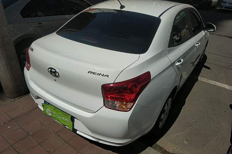 Used Hyundai Verna (older generation) 2020 1.4L Manual GL Refreshed Edition Rear Right 45 Deg