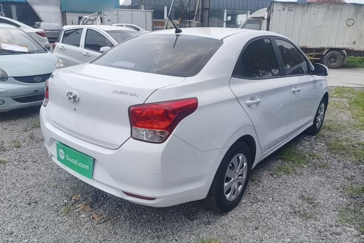 Used Hyundai Verna (older generation) 2020 1.4L Manual GL Refreshed Edition Rear Right 45 Deg