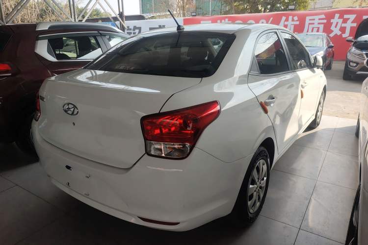 Used Hyundai Verna (older generation) 2020 1.4L Manual GL Refreshed Edition Rear Right 45 Deg