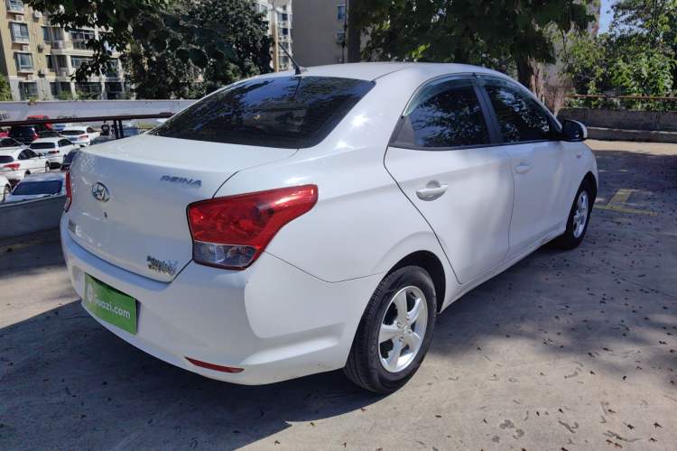 Used Hyundai Verna (older generation) 2020 1.4L Manual GL Refreshed Edition Rear Right 45 Deg