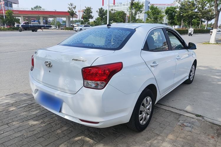 Used Hyundai Verna (older generation) 2020 1.4L Manual GL Refreshed Edition Rear Right 45 Deg