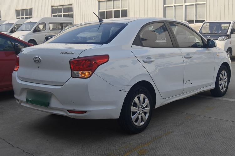 Used Hyundai Verna (older generation) 2020 1.4L Manual GL Refreshed Edition Rear Right 45 Deg