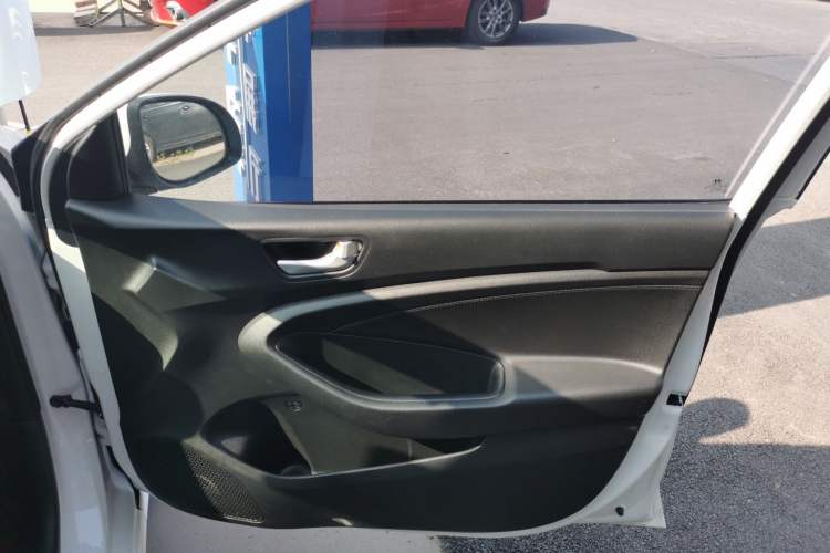 Used Hyundai Verna (older generation) 2020 1.4L Manual GL Refreshed Edition Right Front Door Interior