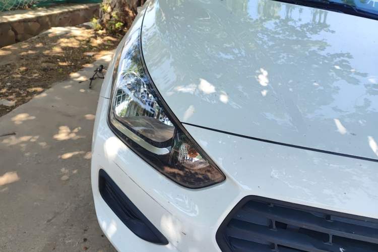 Used Hyundai Verna (older generation) 2020 1.4L Manual GL Refreshed Edition Right Front Headlight