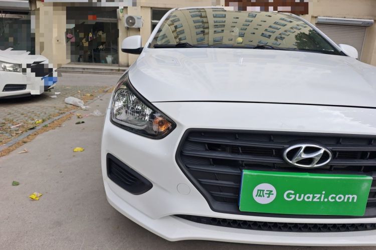 Used Hyundai Verna (older generation) 2020 1.4L Manual GL Refreshed Edition Right Front Headlight