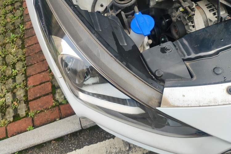 Used Hyundai Verna (older generation) 2020 1.4L Manual GL Refreshed Edition Right Front Headlight