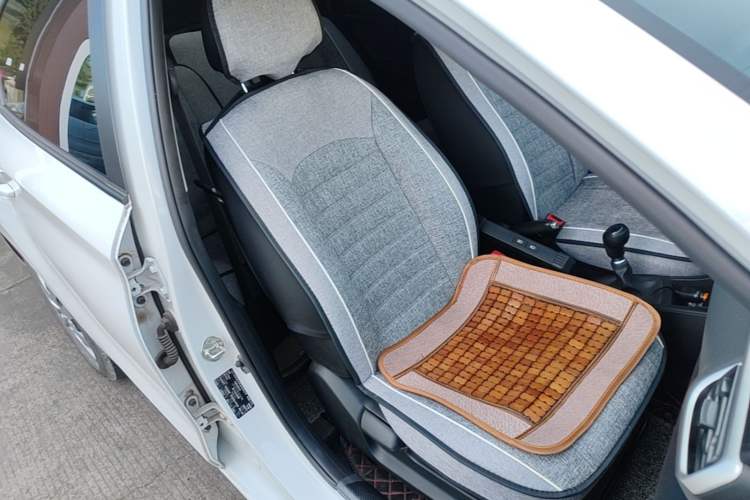 Used Hyundai Verna (older generation) 2020 1.4L Manual GL Refreshed Edition Right Front Seat