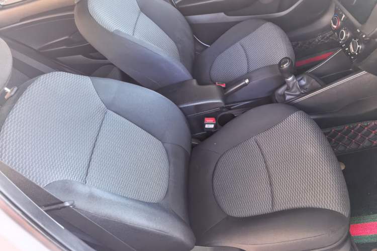 Used Hyundai Verna (older generation) 2020 1.4L Manual GL Refreshed Edition Right Front Seat