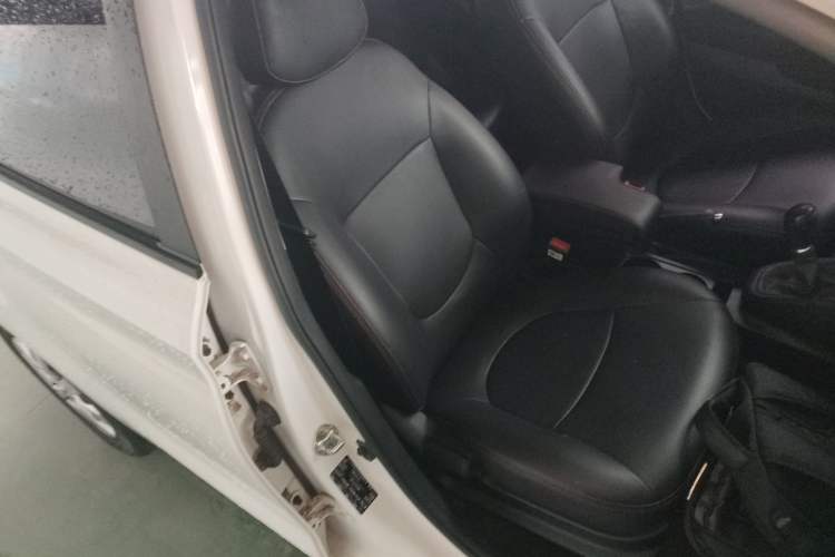 Used Hyundai Verna (older generation) 2020 1.4L Manual GL Refreshed Edition Right Front Seat