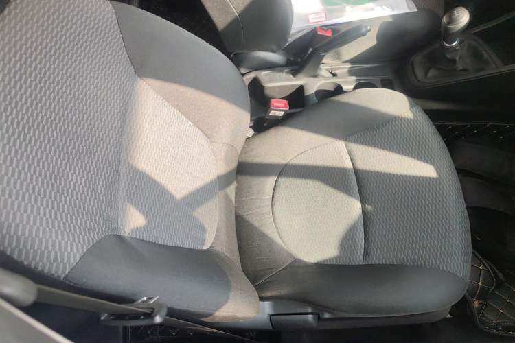Used Hyundai Verna (older generation) 2020 1.4L Manual GL Refreshed Edition Right Front Seat