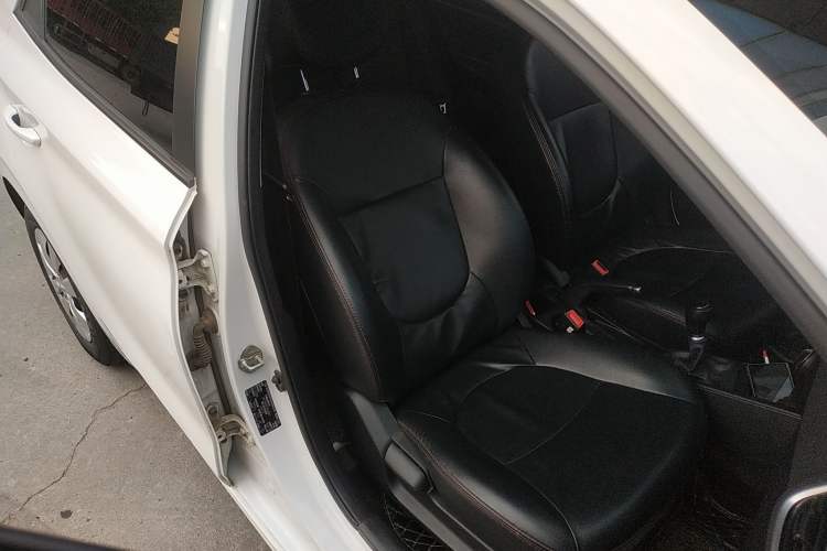 Used Hyundai Verna (older generation) 2020 1.4L Manual GL Refreshed Edition Right Front Seat