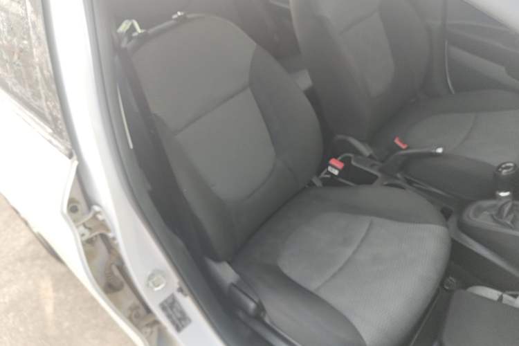 Used Hyundai Verna (older generation) 2020 1.4L Manual GL Refreshed Edition Right Front Seat