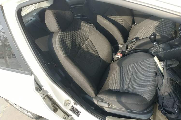 Used Hyundai Verna (older generation) 2020 1.4L Manual GL Refreshed Edition Right Front Seat