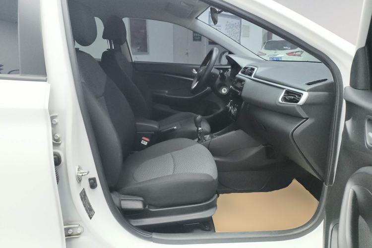 Used Hyundai Verna (older generation) 2020 1.4L Manual GL Refreshed Edition Right Front Seat