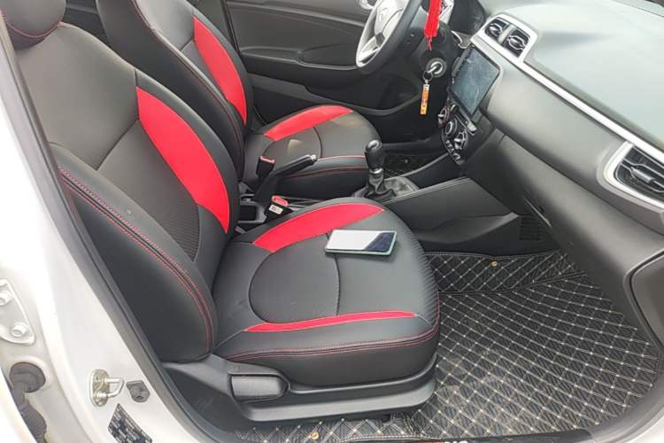Used Hyundai Verna (older generation) 2020 1.4L Manual GL Refreshed Edition Right Front Seat