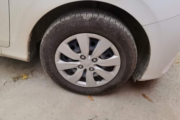 Used Hyundai Verna (older generation) 2020 1.4L Manual GL Refreshed Edition Right Front Wheel Hub