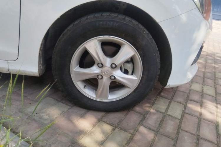 Used Hyundai Verna (older generation) 2020 1.4L Manual GL Refreshed Edition Right Front Wheel Hub