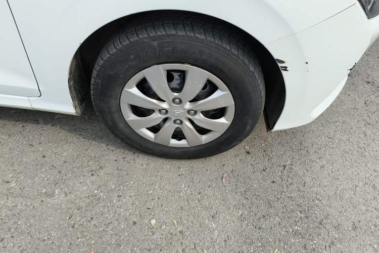 Used Hyundai Verna (older generation) 2020 1.4L Manual GL Refreshed Edition Right Front Wheel Hub