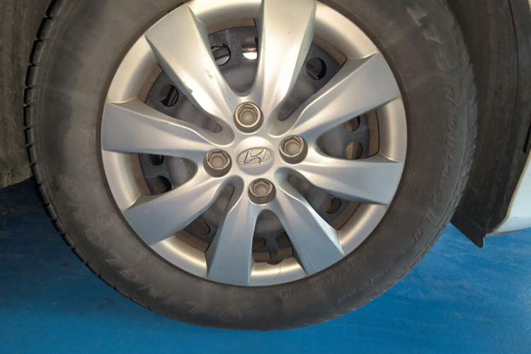 Used Hyundai Verna (older generation) 2020 1.4L Manual GL Refreshed Edition Right Front Wheel Hub