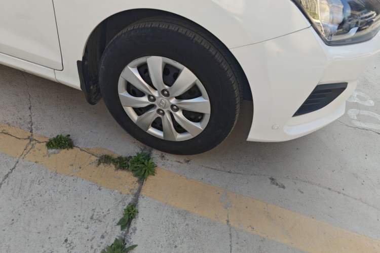 Used Hyundai Verna (older generation) 2020 1.4L Manual GL Refreshed Edition Right Front Wheel Hub