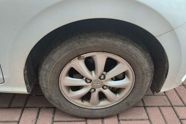 Used Hyundai Verna (older generation) 2020 1.4L Automatic GLS Enjoyment Edition Right Front Wheel Hub
