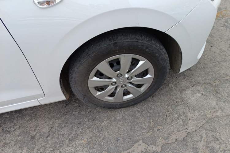 Used Hyundai Verna (older generation) 2020 1.4L Manual GL Refreshed Edition Right Front Wheel Hub