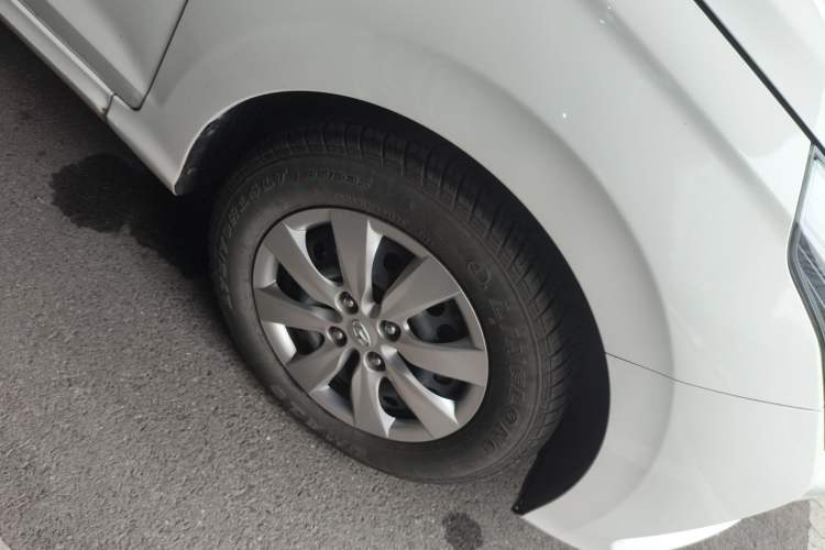 Used Hyundai Verna (older generation) 2020 1.4L Manual GL Refreshed Edition Right Front Wheel Hub