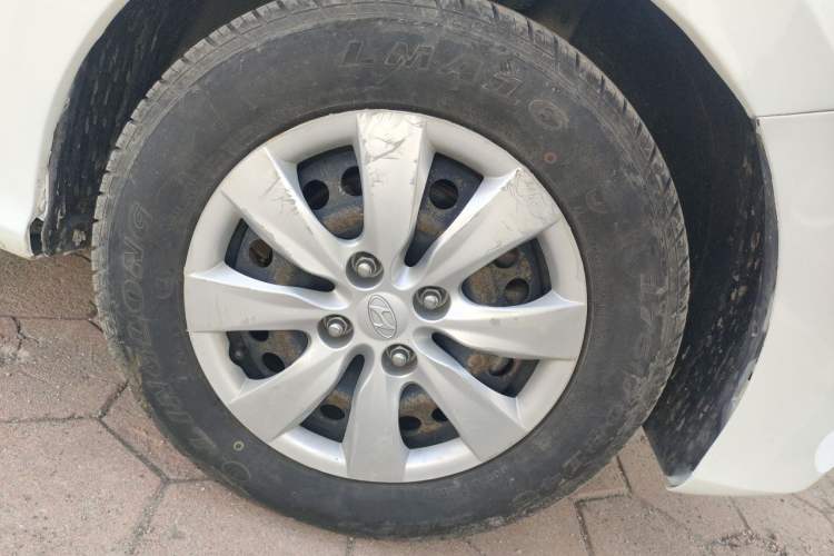 Used Hyundai Verna (older generation) 2020 1.4L Manual GL Refreshed Edition Right Front Wheel Hub