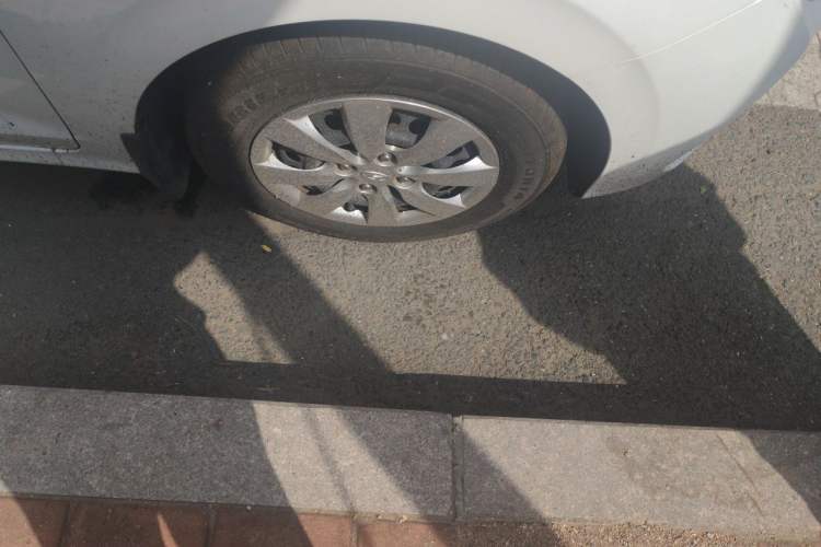 Used Hyundai Verna (older generation) 2020 1.4L Manual GL Refreshed Edition Right Front Wheel Hub