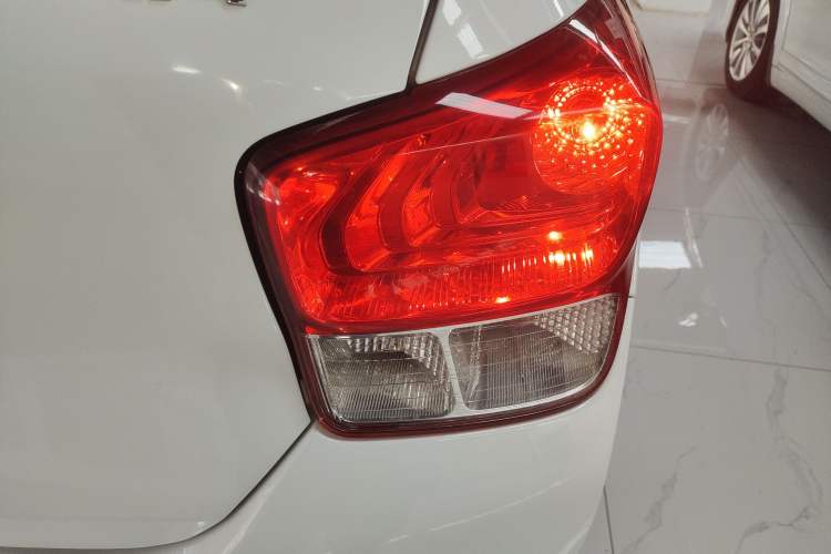 Used Hyundai Verna (older generation) 2020 1.4L Manual GL Refreshed Edition Right Rear Taillight