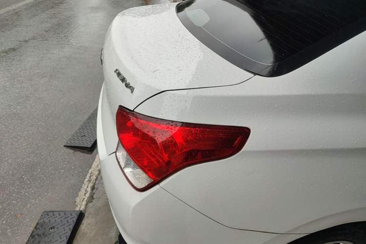 Used Hyundai Verna (older generation) 2020 1.4L Manual GL Refreshed Edition Right Rear Taillight