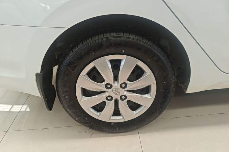 Used Hyundai Verna (older generation) 2020 1.4L Manual GL Refreshed Edition Right Rear Wheel Hub