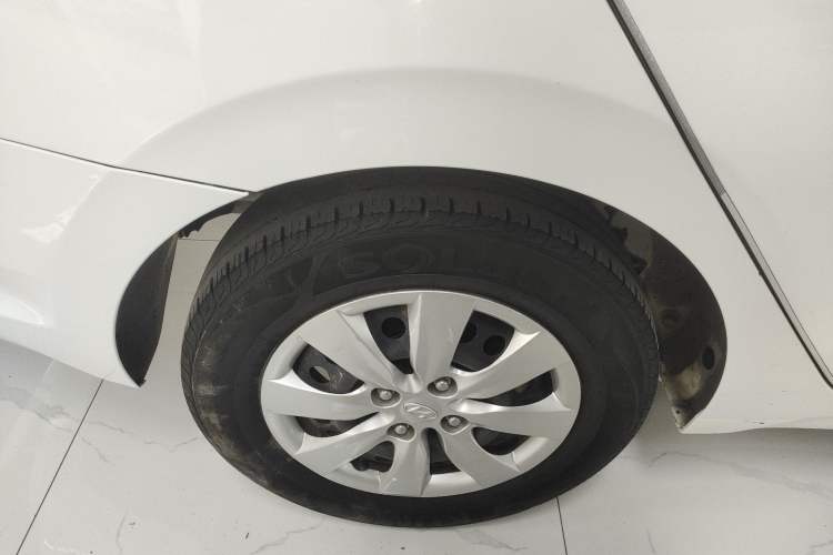 Used Hyundai Verna (older generation) 2020 1.4L Manual GL Refreshed Edition Right Rear Wheel Hub