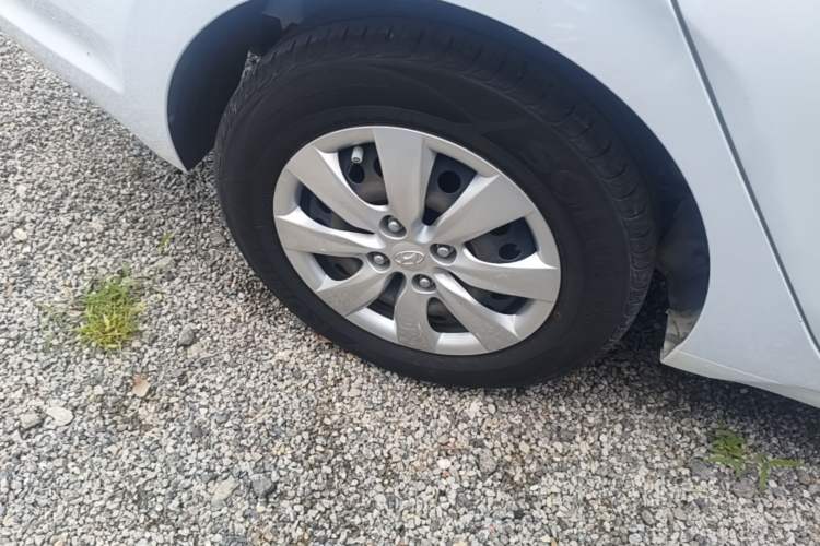 Used Hyundai Verna (older generation) 2020 1.4L Manual GL Refreshed Edition Right Rear Wheel Hub