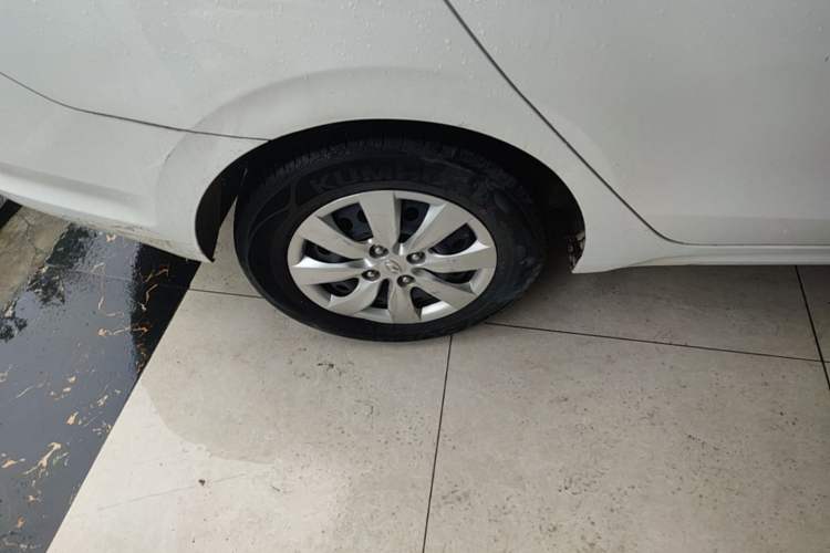 Used Hyundai Verna (older generation) 2020 1.4L Manual GL Refreshed Edition Right Rear Wheel Hub