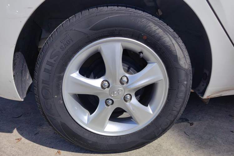 Used Hyundai Verna (older generation) 2020 1.4L Manual GL Refreshed Edition Right Rear Wheel Hub