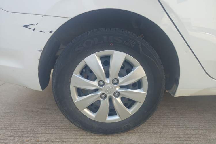 Used Hyundai Verna (older generation) 2020 1.4L Manual GL Refreshed Edition Right Rear Wheel Hub