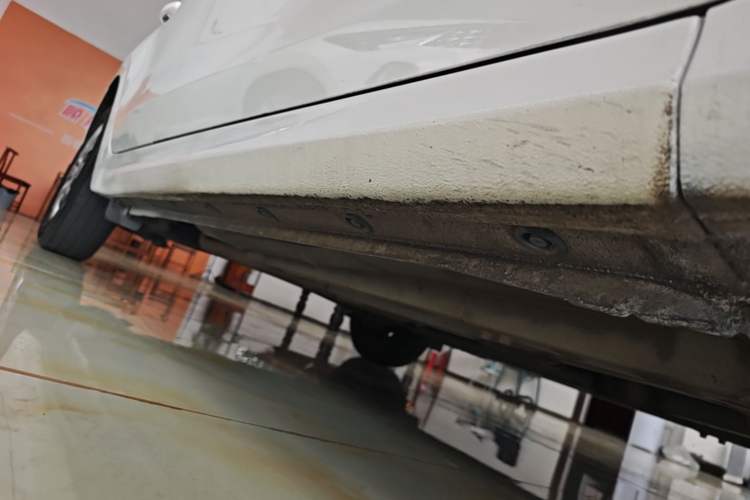 Used Hyundai Verna (older generation) 2020 1.4L Manual GL Refreshed Edition Right Side Sill