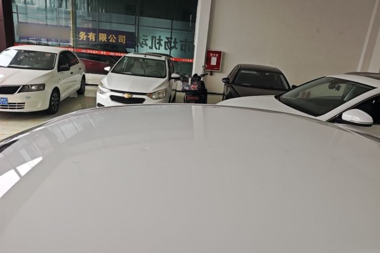 Used Hyundai Verna (older generation) 2020 1.4L Manual GL Refreshed Edition Roof