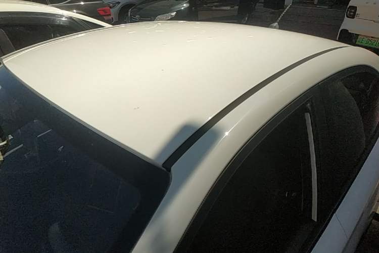 Used Hyundai Verna (older generation) 2020 1.4L Manual GL Refreshed Edition Roof